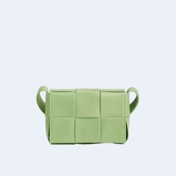 보테가 베네타 인트레치아토 피스타치오 캔디백